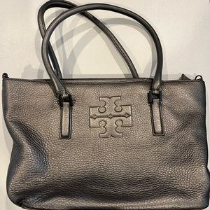 Metallic Silver Leather Tory Butch Shoulder Bsg